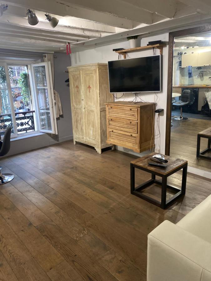 Studio Canal Saint Martin Appartement