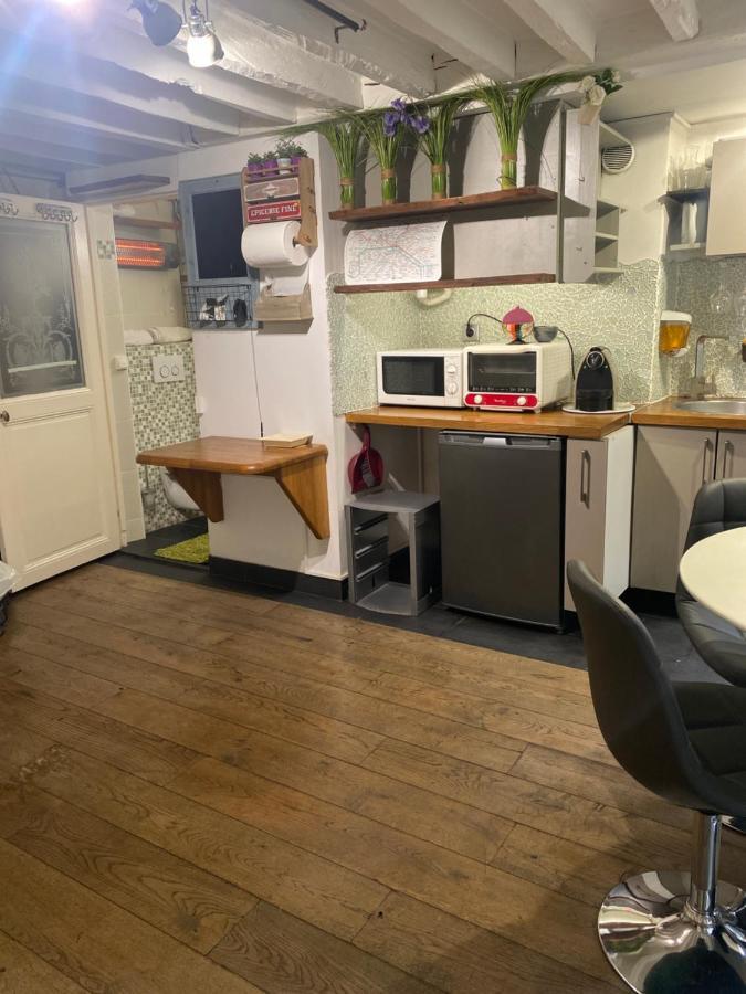 Studio Canal Saint Martin Appartement Parijs